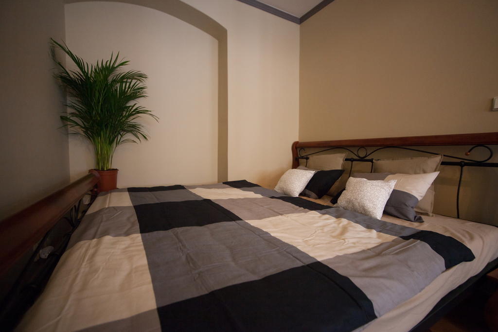 Apartment Nerudova By Interhome Prag Rum bild